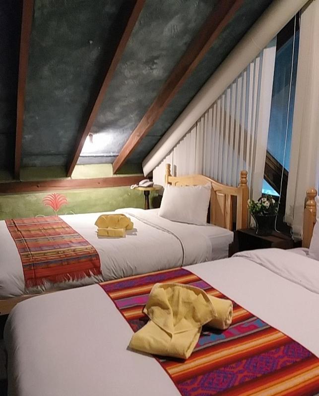 Twin Room image 2