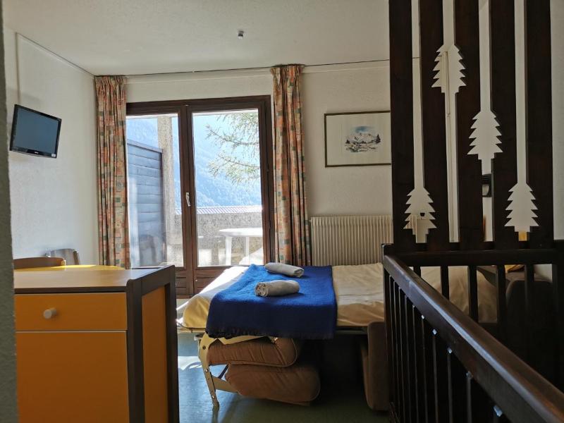 One-Bedroom Apartment image 3