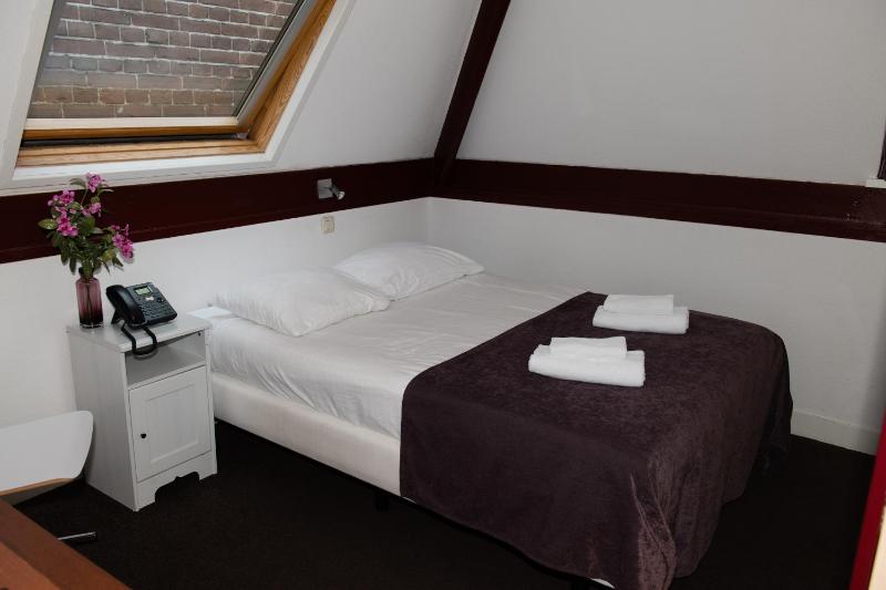 Large Single Room image 4