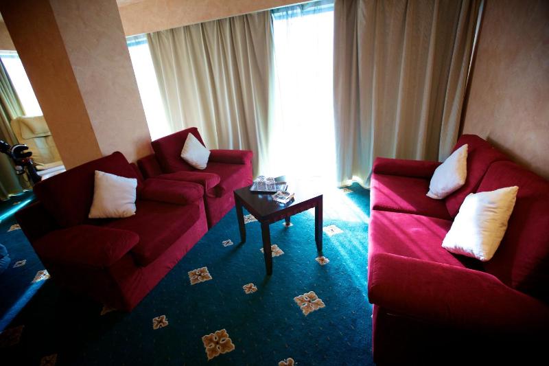 Deluxe Double Room image 3