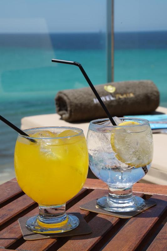 Superior Double or Twin Room with Sea View image 4