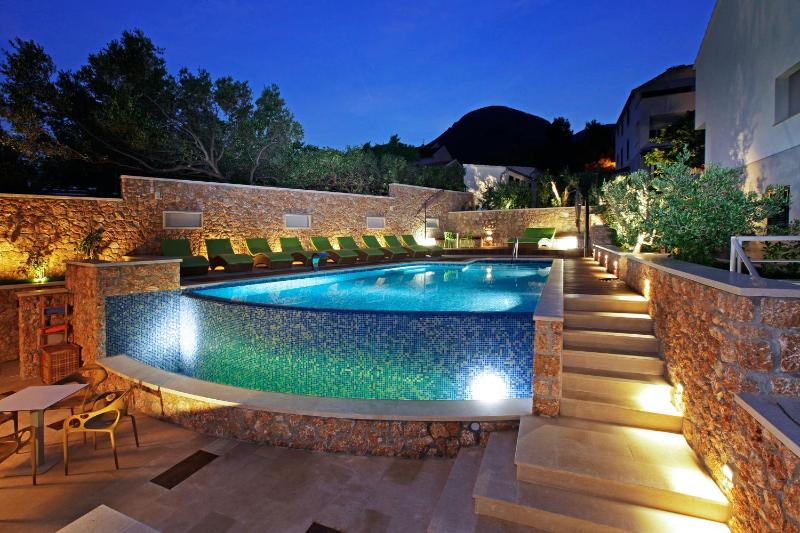Deluxe Family Suite image 1