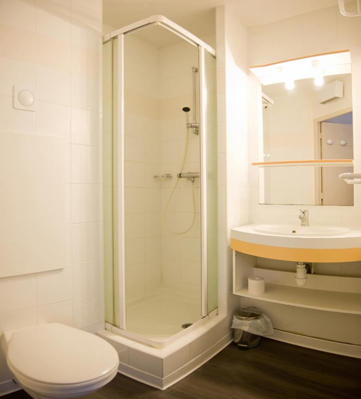 Double Room with Shower image 3