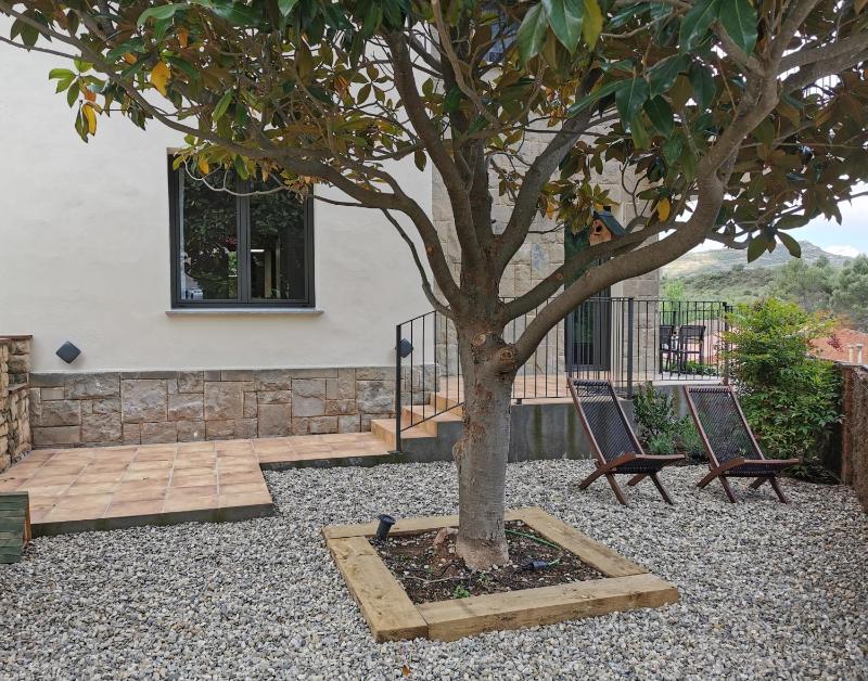 Apartment with Mountain View image 1