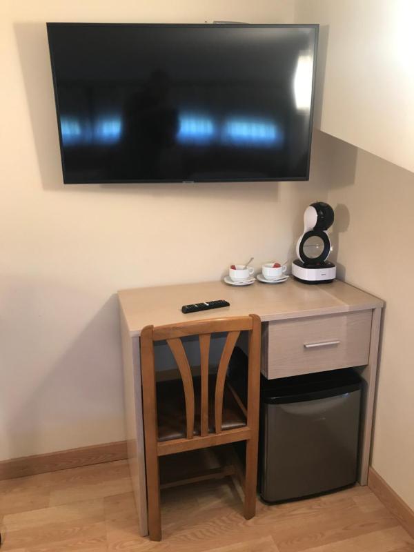 Single Room image 4
