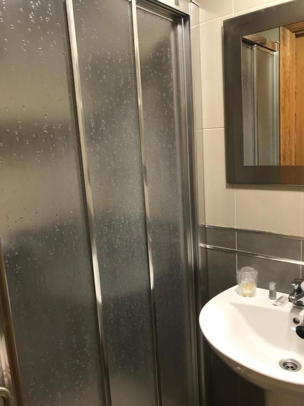 Economy Double or Twin Room image 3