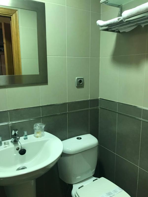 Single Room image 2