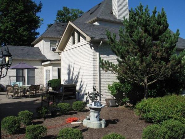 Five-Bedroom House image 2