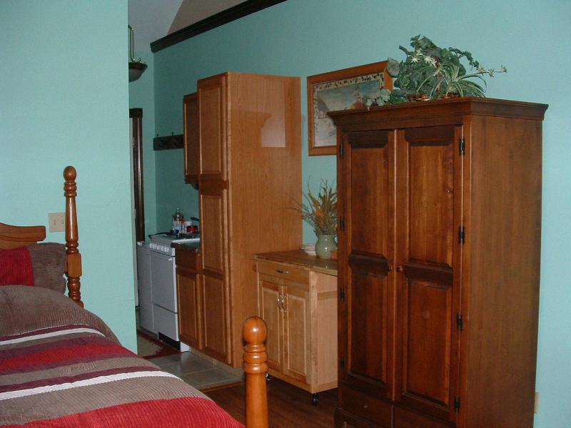 Two Queen Bed Cottage with Spa Bath image 2