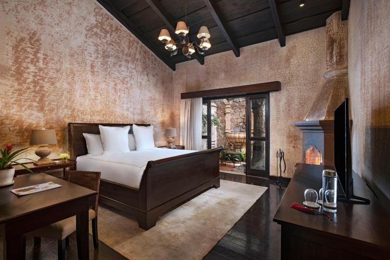 El Convento Boutique Hotel - image 5