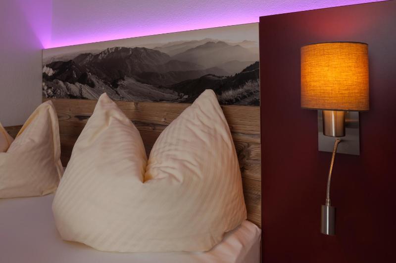 Single Room image 4