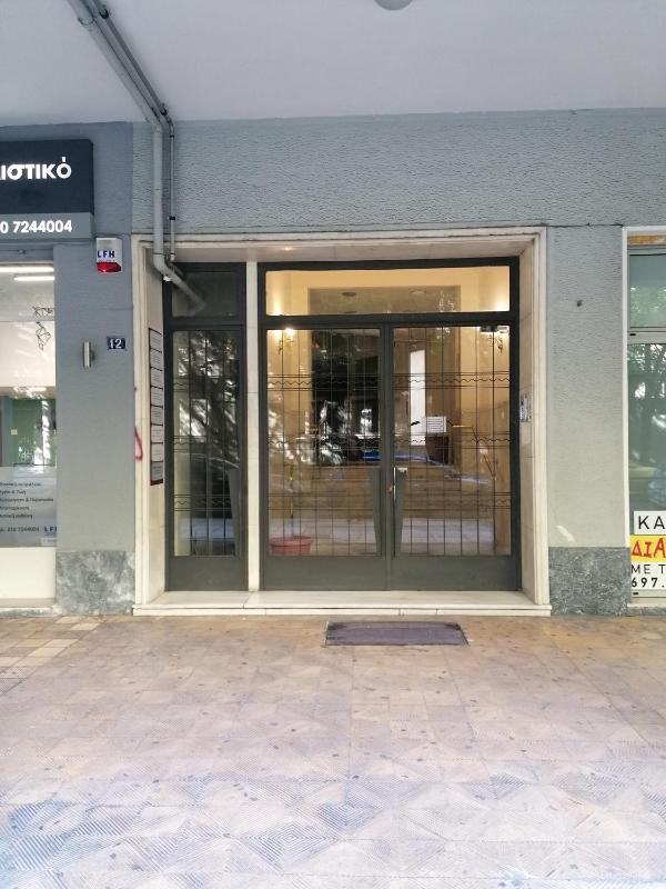 One-Bedroom Apartment image 1