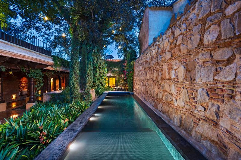 El Convento Boutique Hotel - image 1