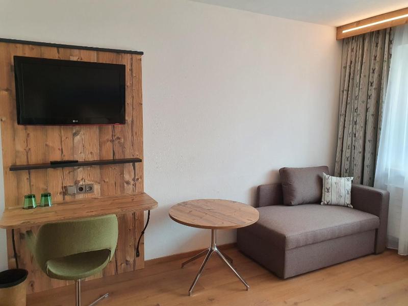 Superior Double Room image 3