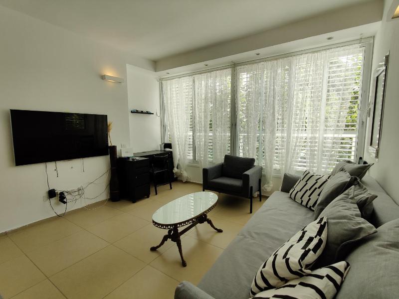 2BDR Holiday Home by Mezizim Beach and TLV Port! - image 7