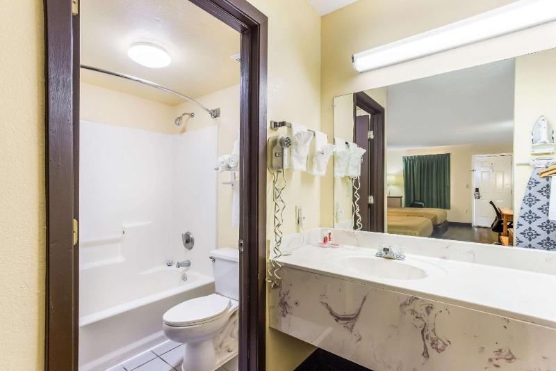 Double Room with Two Double Beds - Non-Smoking image 2