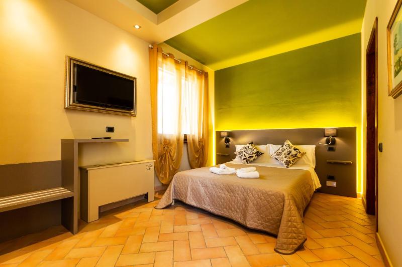 Standard Double Room image 2