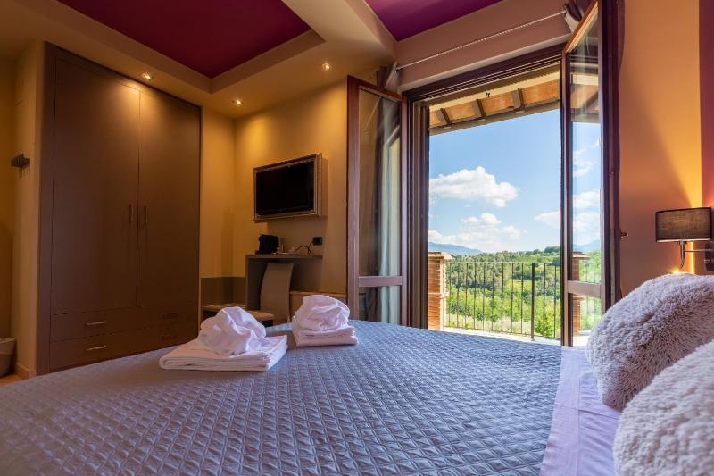 Superior Double Room image 3