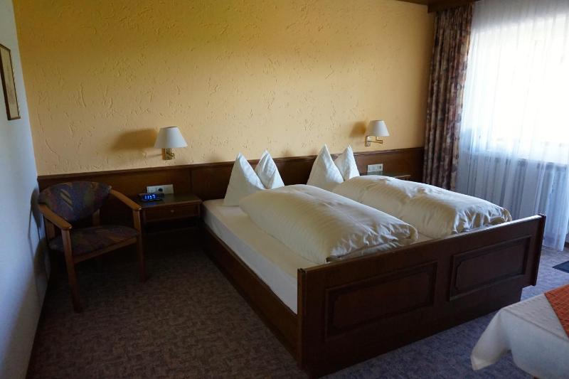 Triple Room with Balcony image 3