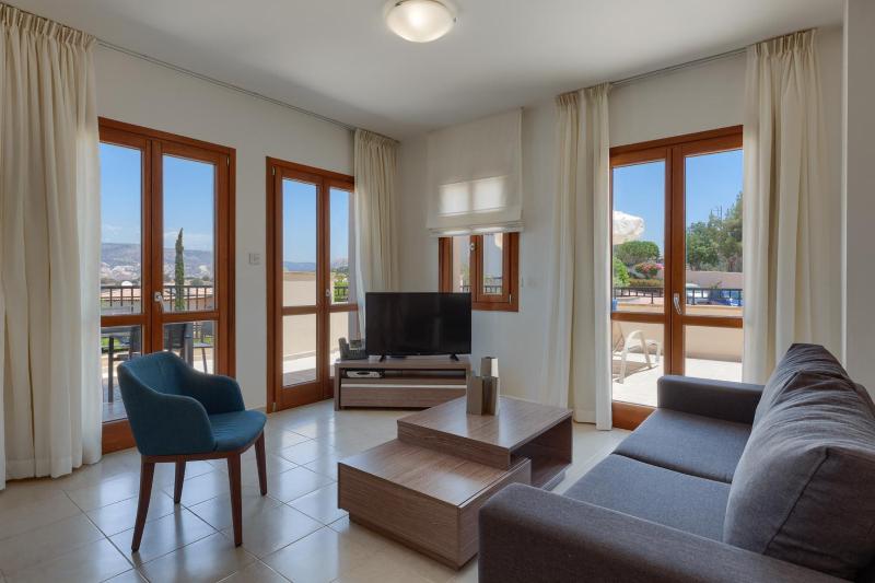 One-Bedroom Apartment with Shared Pool image 3