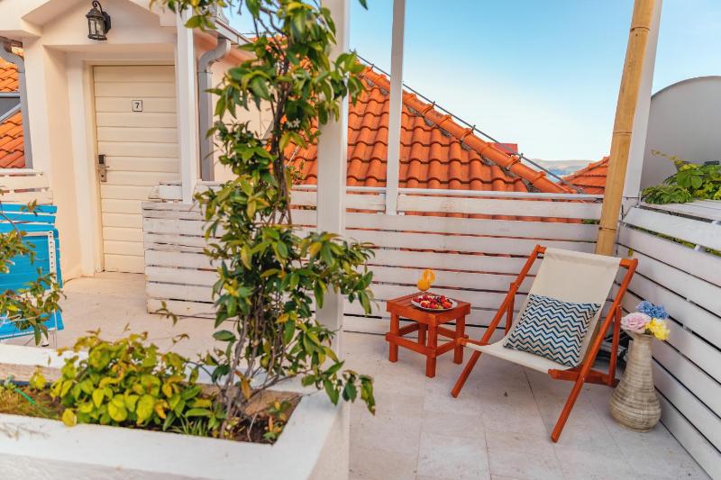 Superior Double Room with Terrace and Sea View image 3