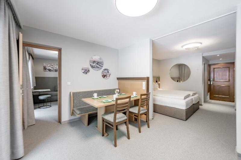 Superior Apartment image 2