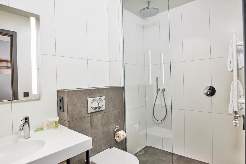 Family Room image 2