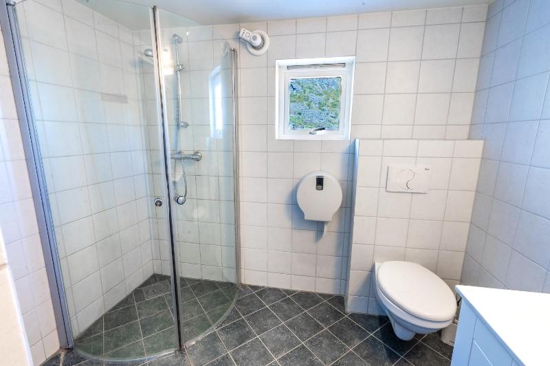 Sea View Three-Bedroom House image 4