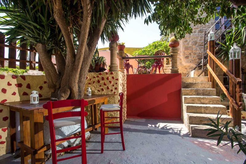 Attiki Hotel - image 3