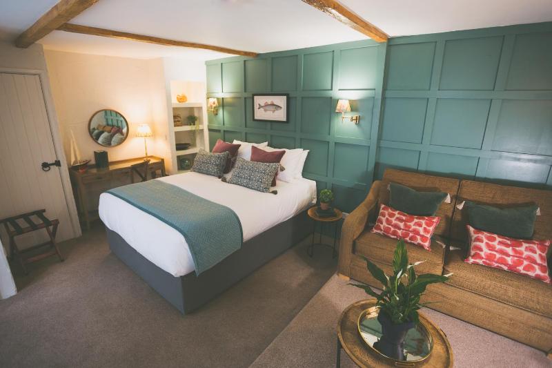 Deluxe Triple Room image 1