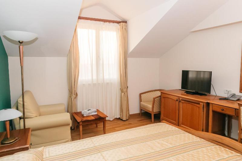 Double Room with Sea View image 1