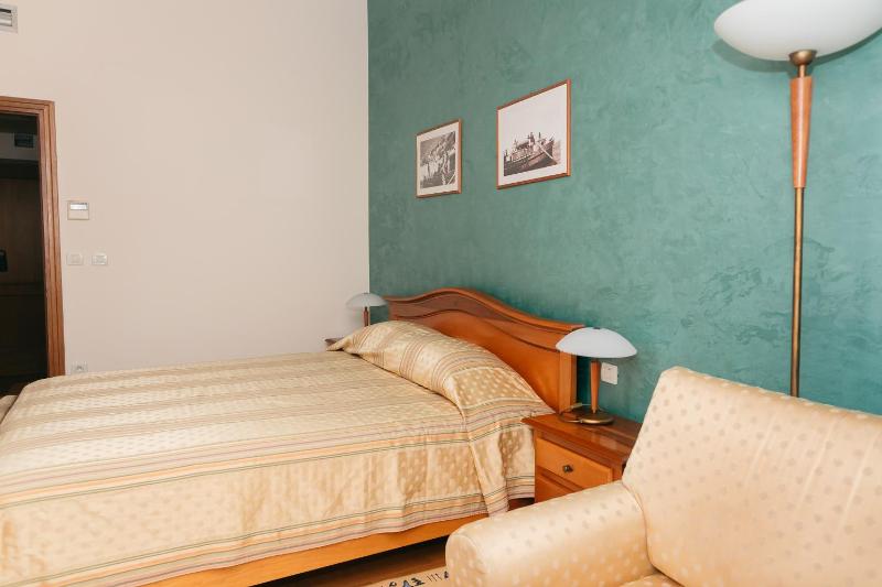 Triple Room with Balcony image 1