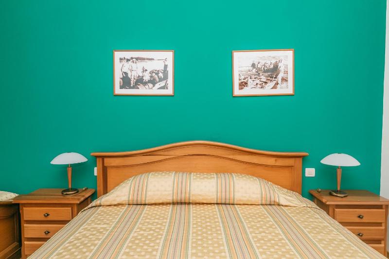 Triple Room with Sea View image 2