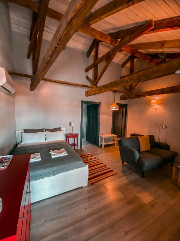 Deluxe Suite image 4