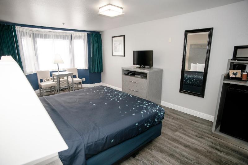 King Room image 2
