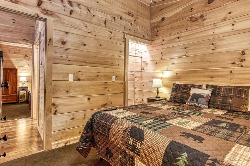 Ooglie Bear Hot Tub WIFI Free Attraction Tickets!!! - image 19