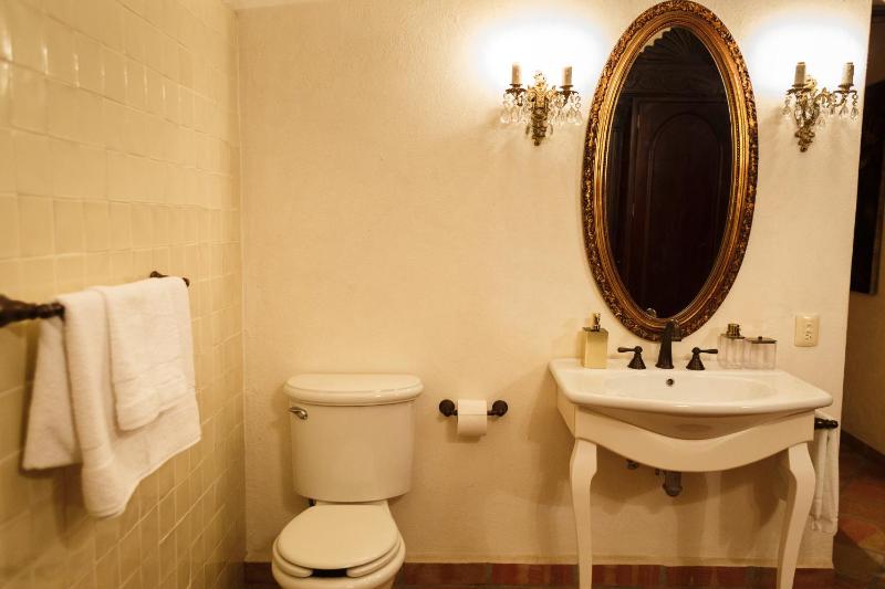 BellView Hotel Boutique - image 4