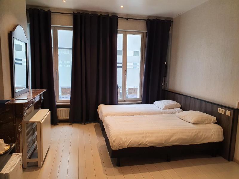 Family Room with Private Bathroom image 1