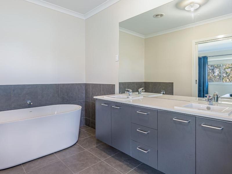 21 Peninsula View - image 15