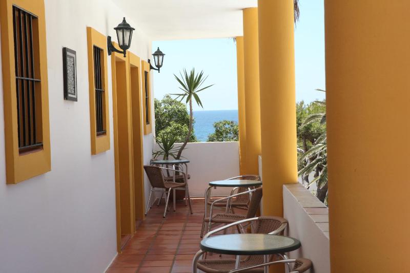 Double Room with Sea View image 3