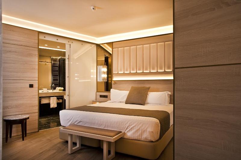 Penthouse Suite image 1
