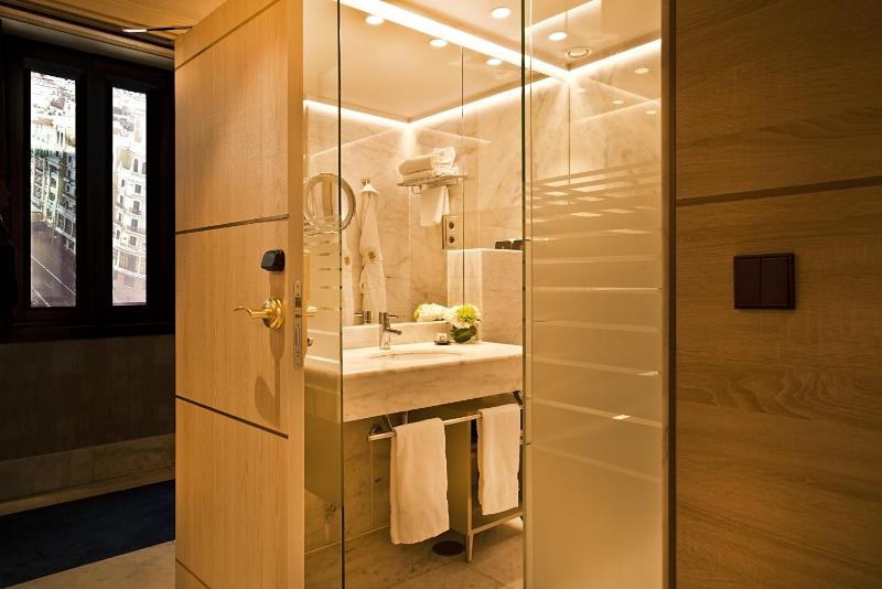 Premium Double or Twin Room image 3