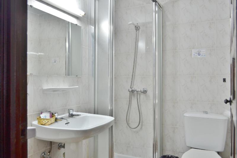 Triple Room image 2