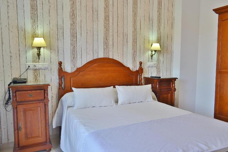 Double Room image 2