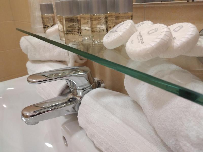 Superior Quadruple Room image 4