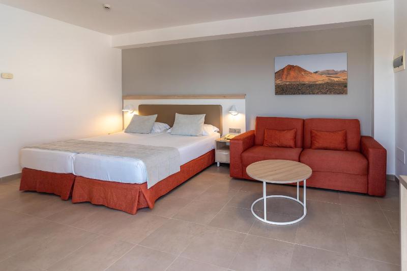 Triple Room image 3