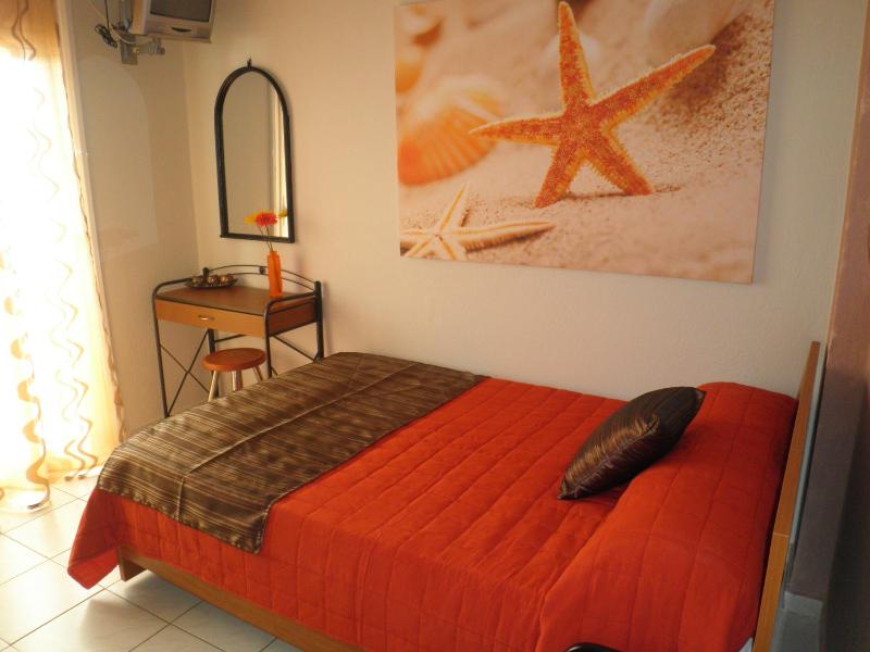 Single Room with Sea View image 3