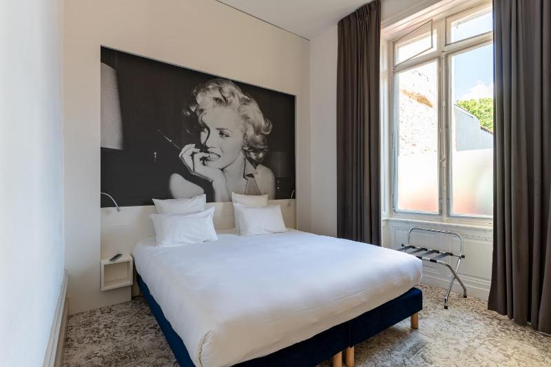 Deluxe Double Room image 3