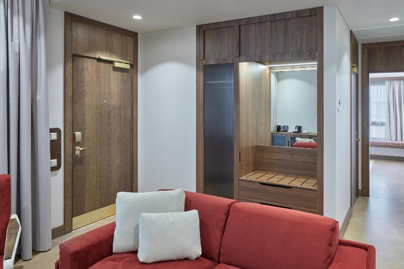 Junior Suite image 2