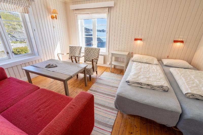 Double or Twin Room with Shared Bathroom image 4